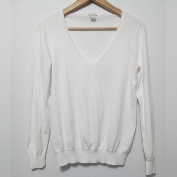 J. Crew Sweaters - J. Crew White V-Neck Lightweight Pullover Sweater Size M